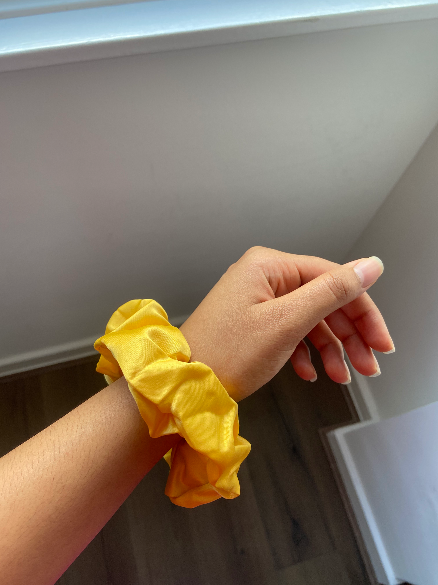 GOLD SATIN SCRUNCHIE