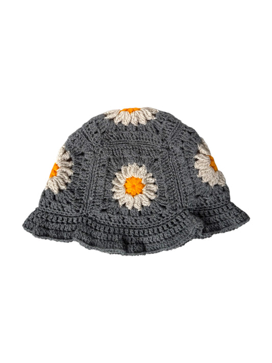 HAND CROCHETED DAISY BUCKET HAT